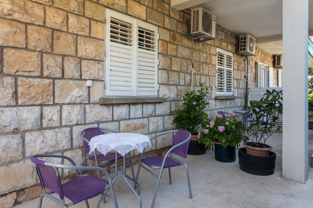 Apartman Laledo *